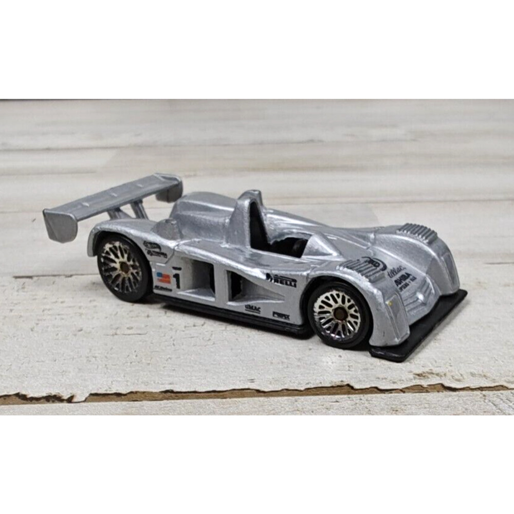 Hot Wheels Cadillac LMP GMTM /Malaysia. 1:64 Diecast Race Car Toy